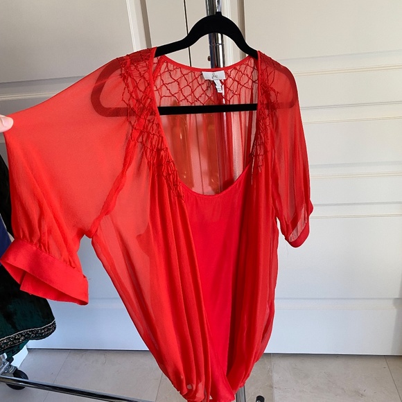 Joie 100% Silk Blouse and matching tank, bright apricot, Size Large - Picture 10 of 11